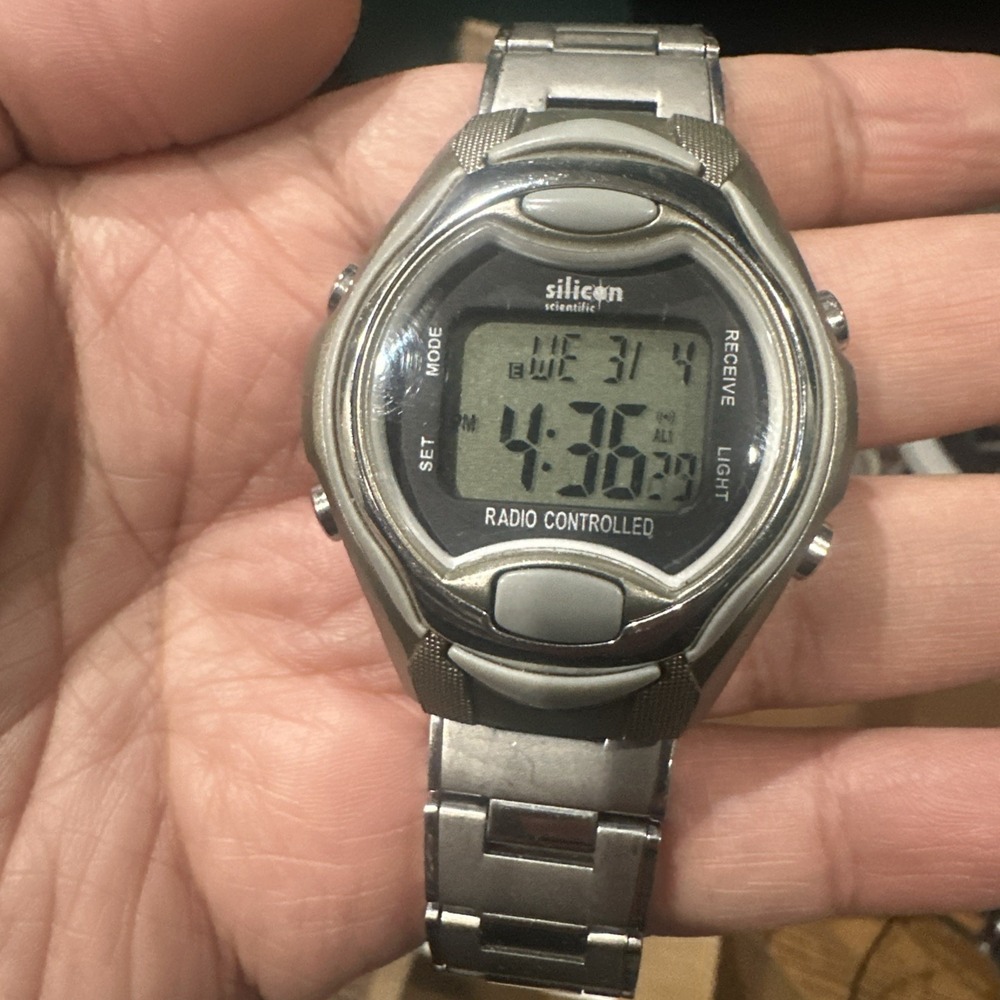 Silicon Scientific Radio Controlled Digital Men's Watch Works- 1 Button No Work